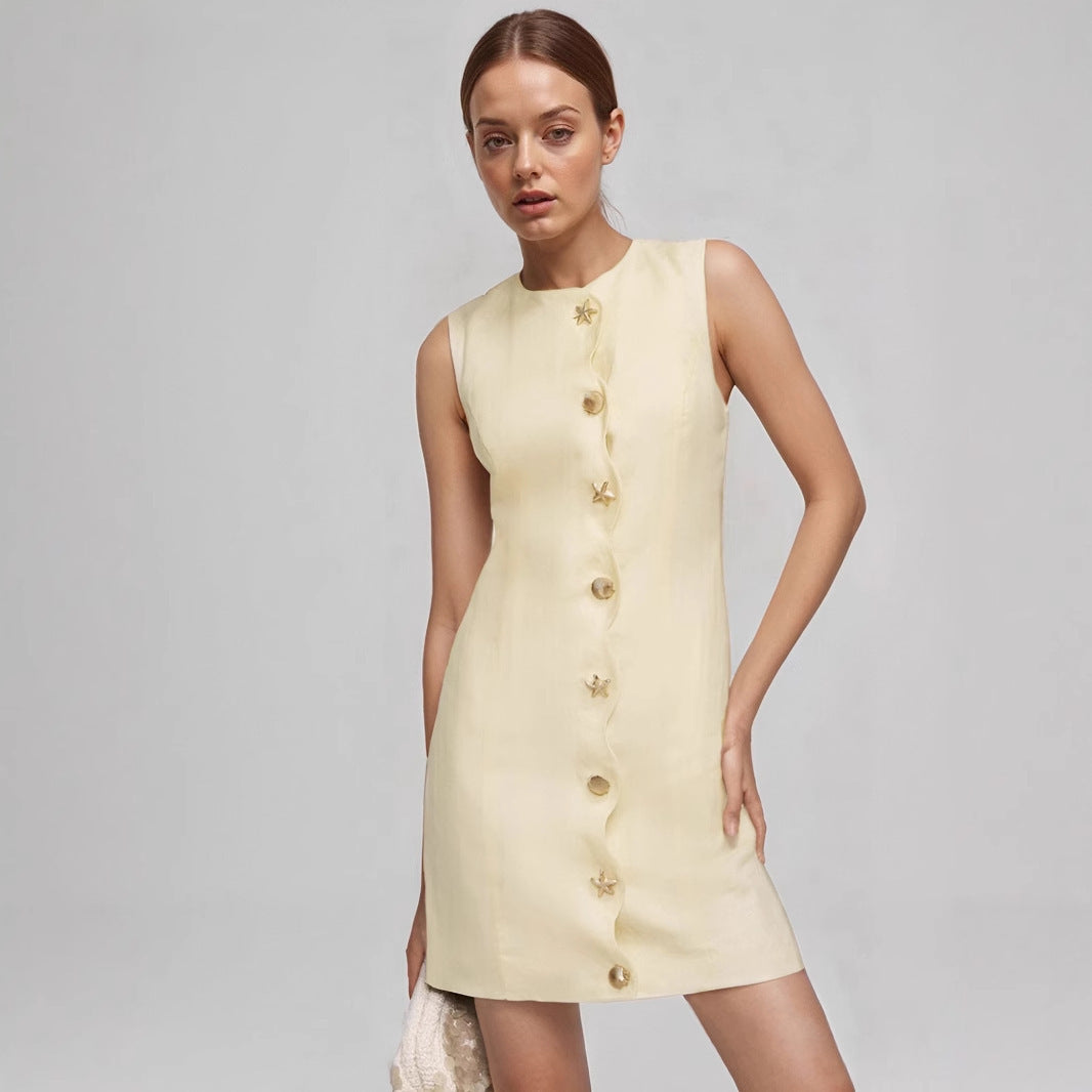 Minimal Buttoned Skirt